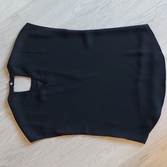 RW&CO Black and Gray Short Sleeve Top - Picture 3 of 3